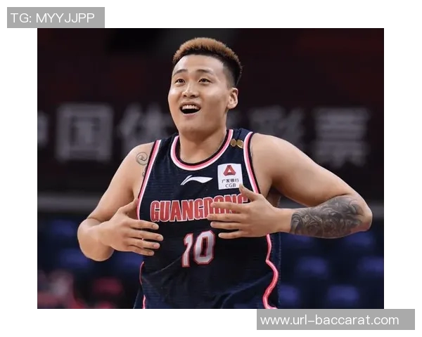 赵睿身穿宏远训练服备战全运会展现时光倒流的独特魅力